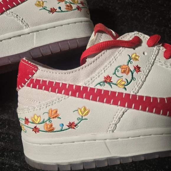 New Nike SB Dunk Low Decon N7 Opti Yellow/University Red Size 12M - Picture 3 of 8